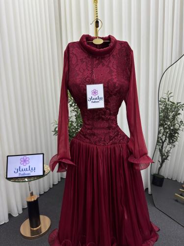 فستان ميد عنابي باكمام طويلة