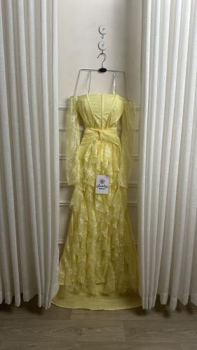 فستان طويل دانتيل