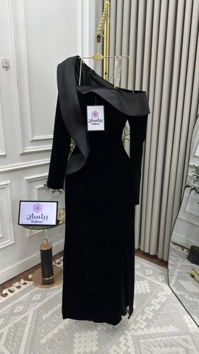 فستان طويل مخمل عنابي