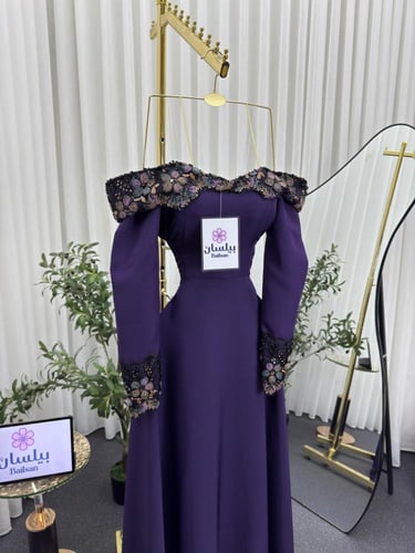 فستان طويل ليلكي بورود