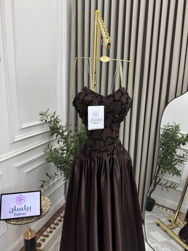 فستان طويل تفته بني