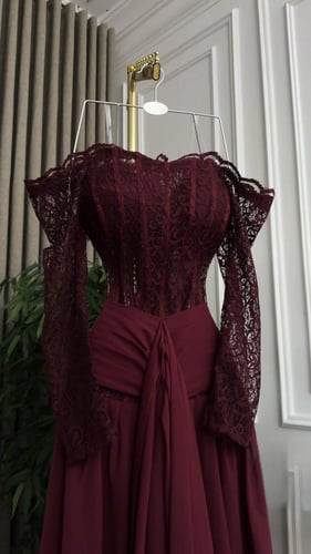 فستان طويل دانتيل مع شيفون