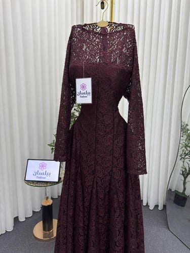 فستان ميد دانتيل