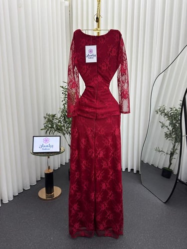 بدلة دانتيل عنابي