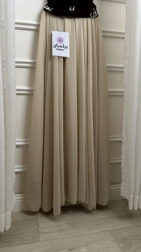 فستان طويل مخمل عنابي مع تفته بيج