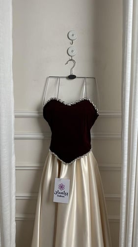 فستان طويل مخمل مع تفته