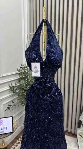 فستان طويل كحلي مخمل مع ترتر