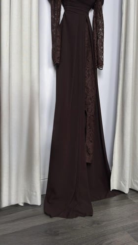 فستان طويل شيفون مع دانتيل