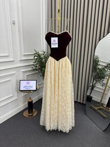 فستان طويل مخمل مع دانتيل