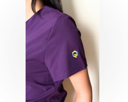 بلوزة سكرب كيو نسائي Q20