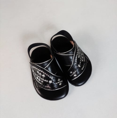 نعال شرقي مواليد