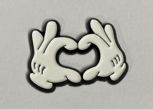 ستيكر معدني قلب يد ميكي ماوس