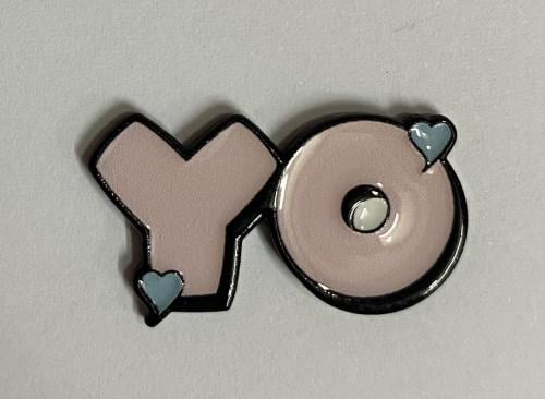 ستيكر معدني YO