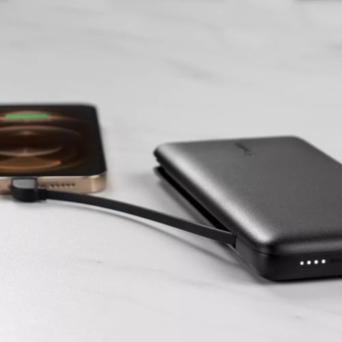 بطارية متنقلة من بيلكن 10Kمللي أمبير- 18 واط مع كي...