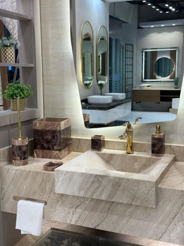 طقم إكسسوارات حمام فاخر بتصميم رخامي أنيق