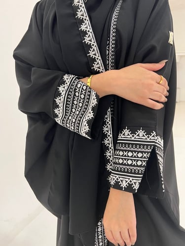 عباية بشت سدو ابيض