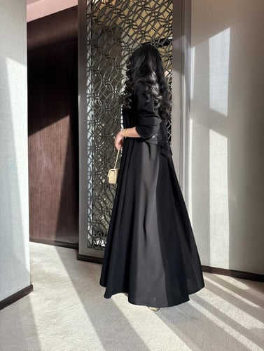 عباية دلال اسود