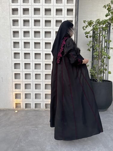 عباية لولوة تطريز عنابي