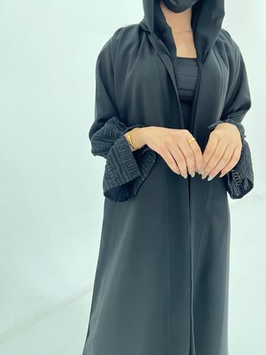 عباية اسود سادة