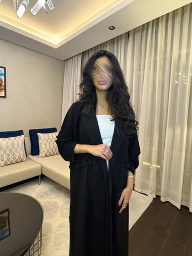 عباية وفاء اسود