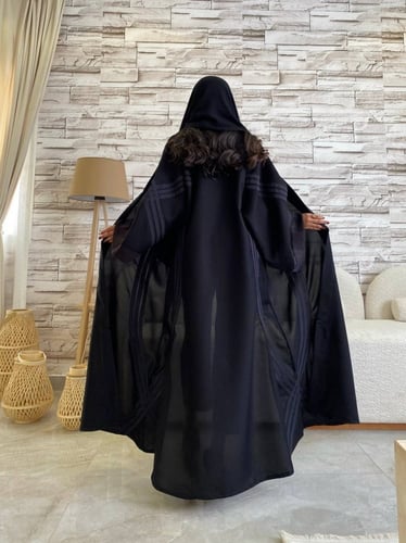 عباية شادن اسود