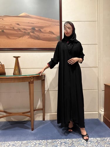 عباية دلال عنابي