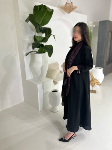عباية مع طرحة مخيوطة