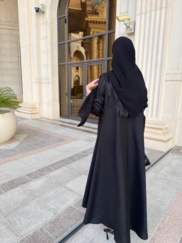 عباية منار اسود