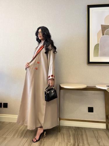 عباية هيفاء بيج