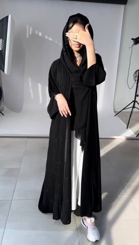 عباية تطريز جهة وحدة