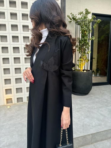 عباية سارا اسود