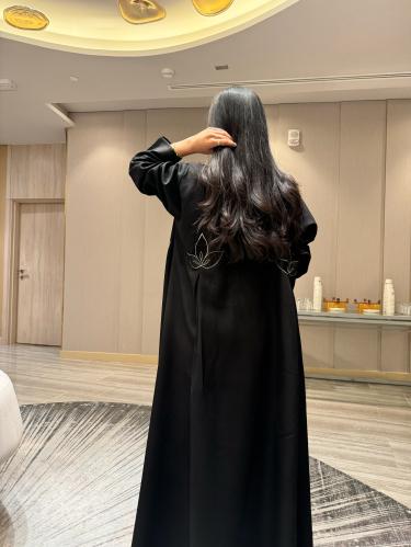 عباية سارا ذهبي