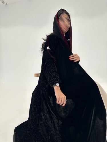 عباية مخمل كامل تطريز عنابي