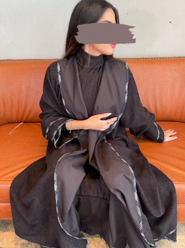 عباية مخطط لف + طرحة