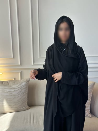 عباية اشجار تطريز اسود