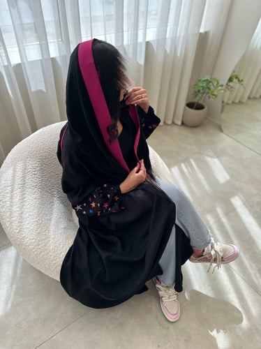 عباية نجوم اسود