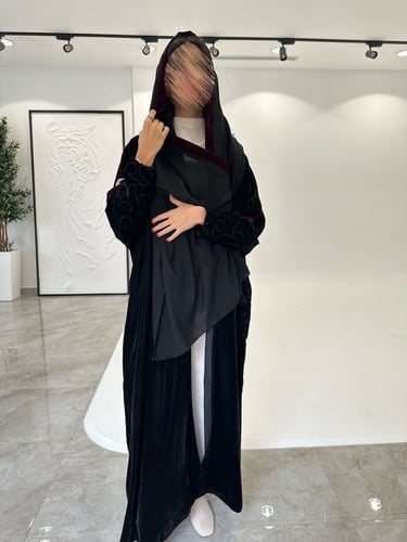 عباية مخمل كامل تطريز عنابي