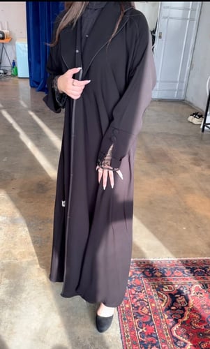 عباية كلوش بدانتيل بالكم + طرحة