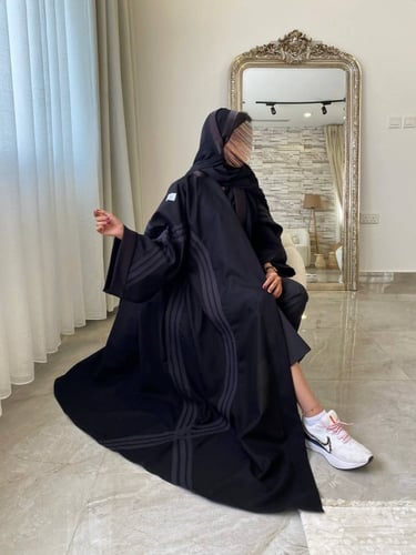 عباية شادن اسود