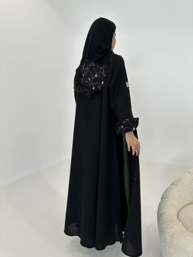 عباية نغم تطريز ملون