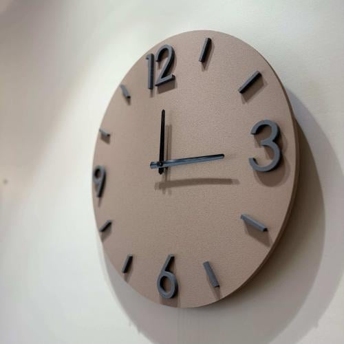 ساعة جدارية