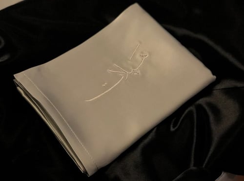 غطاء مخده حرير طبيعي لون رمادي