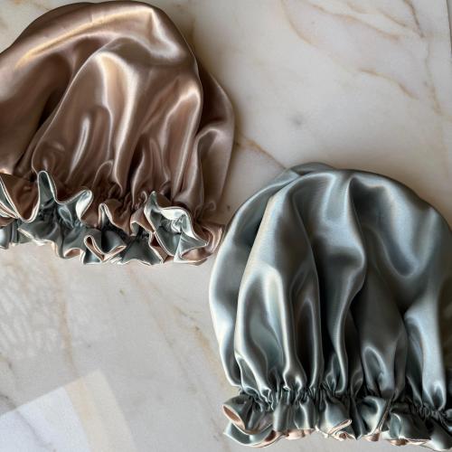 غطاء راس حرير ستان وجهين لون اخضر و وبيج