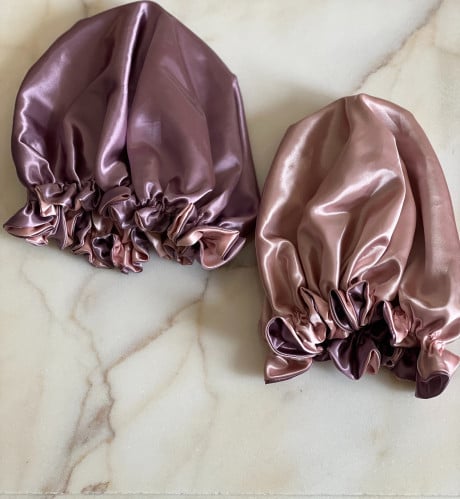 غطاء رأس حرير ستان وجهين لون وردي و موف