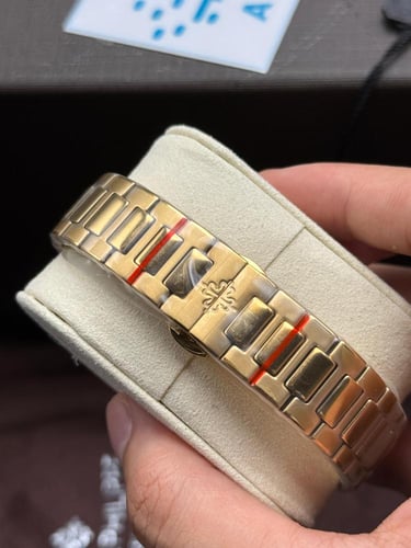 ساعة باتيك فيليب نوتيلوس هاي كوالتي