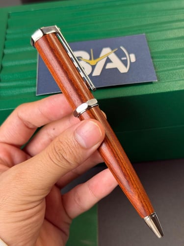 قلم كارتير سانتوس دومو دو الخشبي حصري للشرق الأوسط