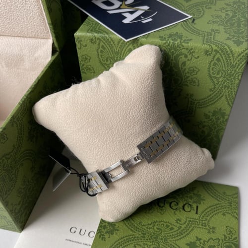 ساعة غوتشي نسائية