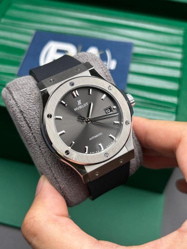 ساعة هوبلو كلاسيك فيوجن سوبر كلون