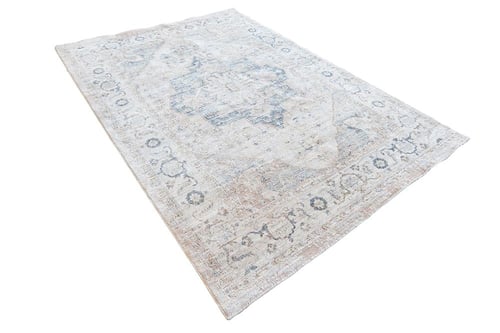 سجاد تركي/ VICTORIA