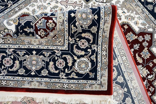 سجاد كلاسـيك فاخـر